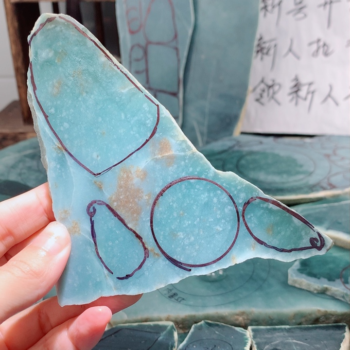 翡翠颈饰未镶嵌翡翠