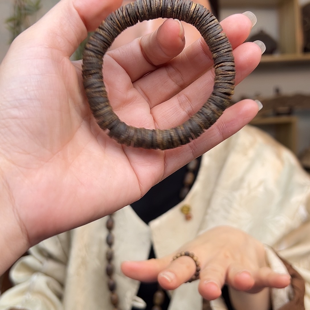沉香手串海南红骨凹身沉水皮油药片单圈多样性发货一条0.95