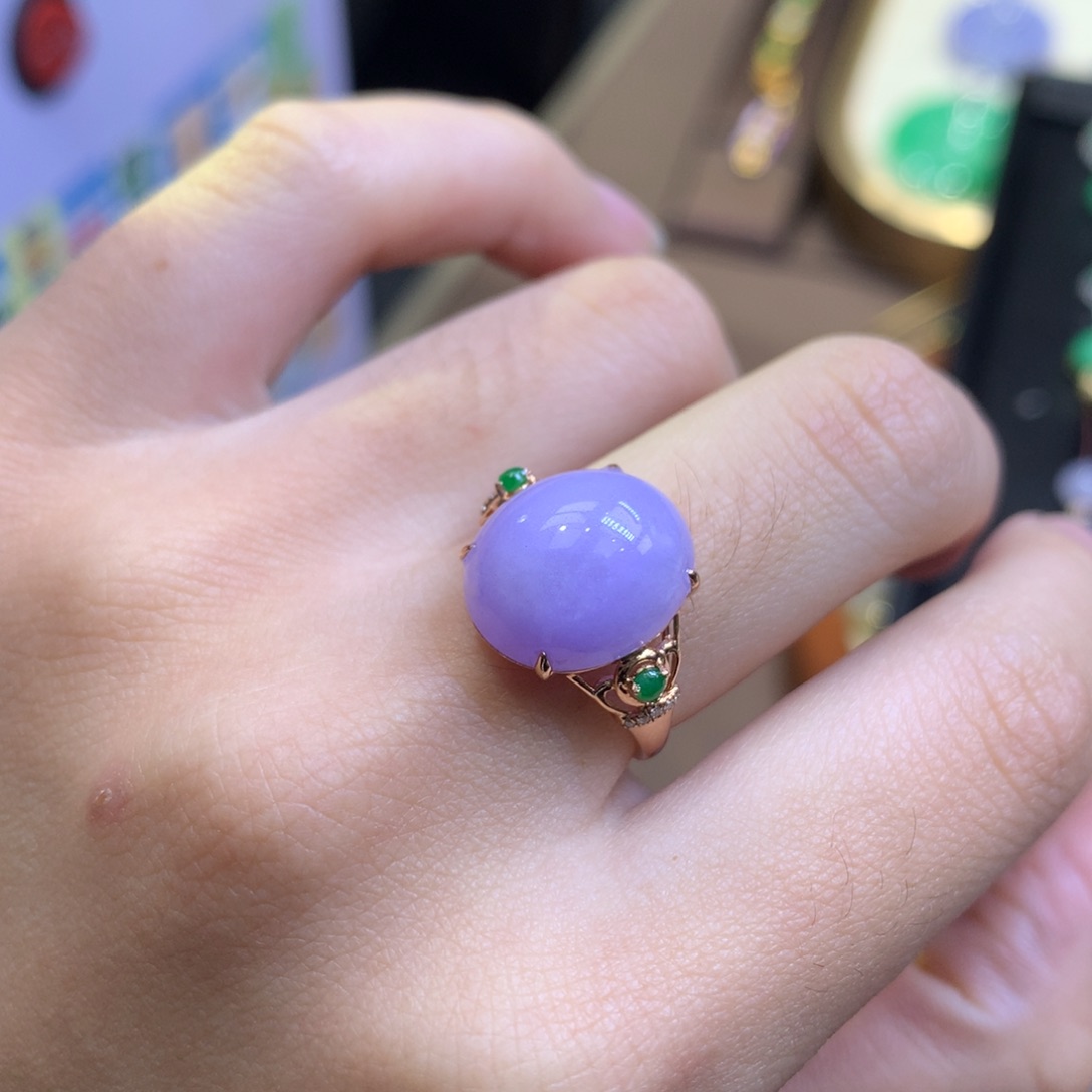 翡翠18K金镶嵌颈饰翡翠