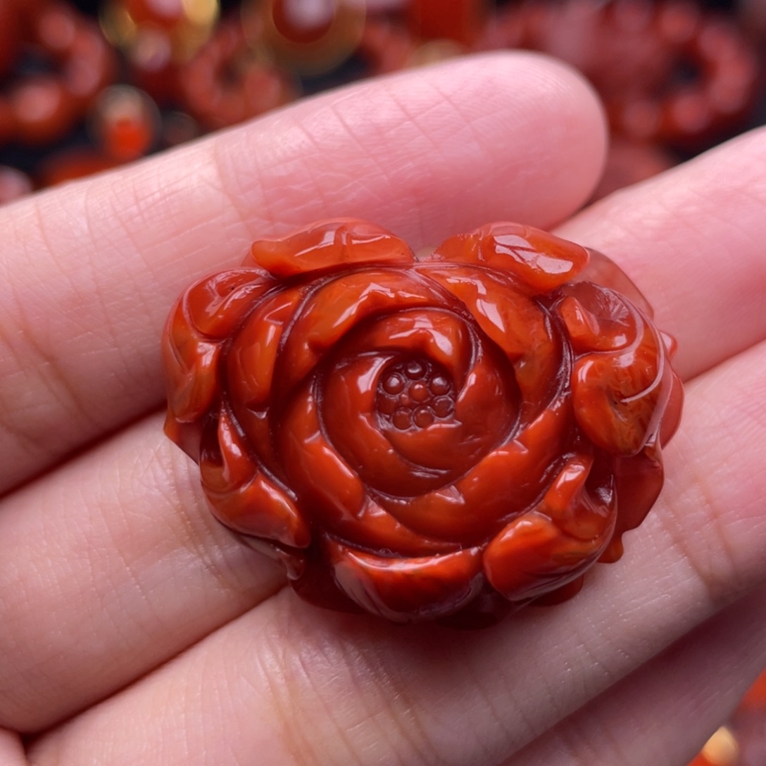 南红玛瑙未镶嵌珠宝奇石牡丹花吊坠