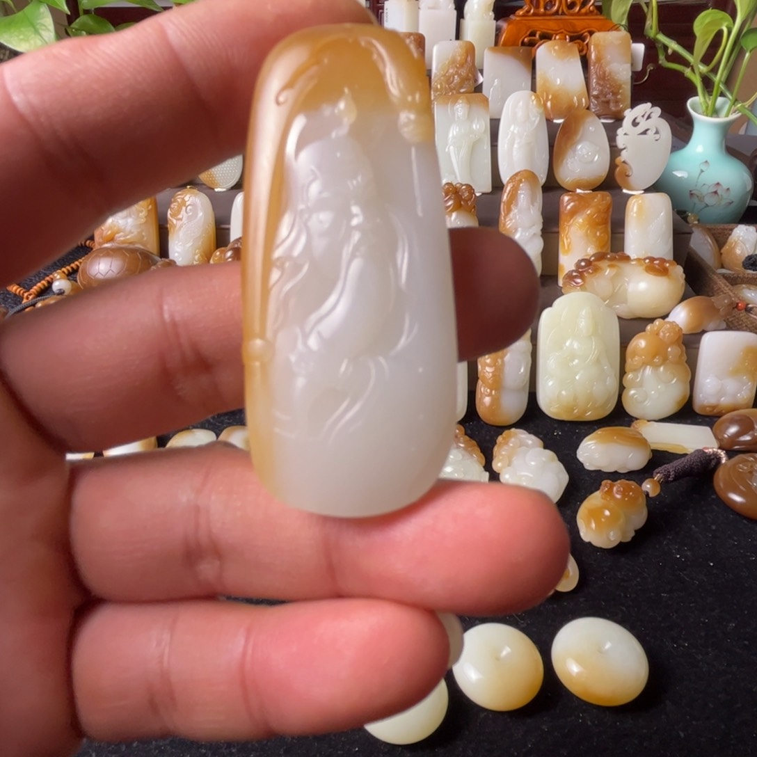 和田玉（糖玉）手链未镶嵌关公吊坠