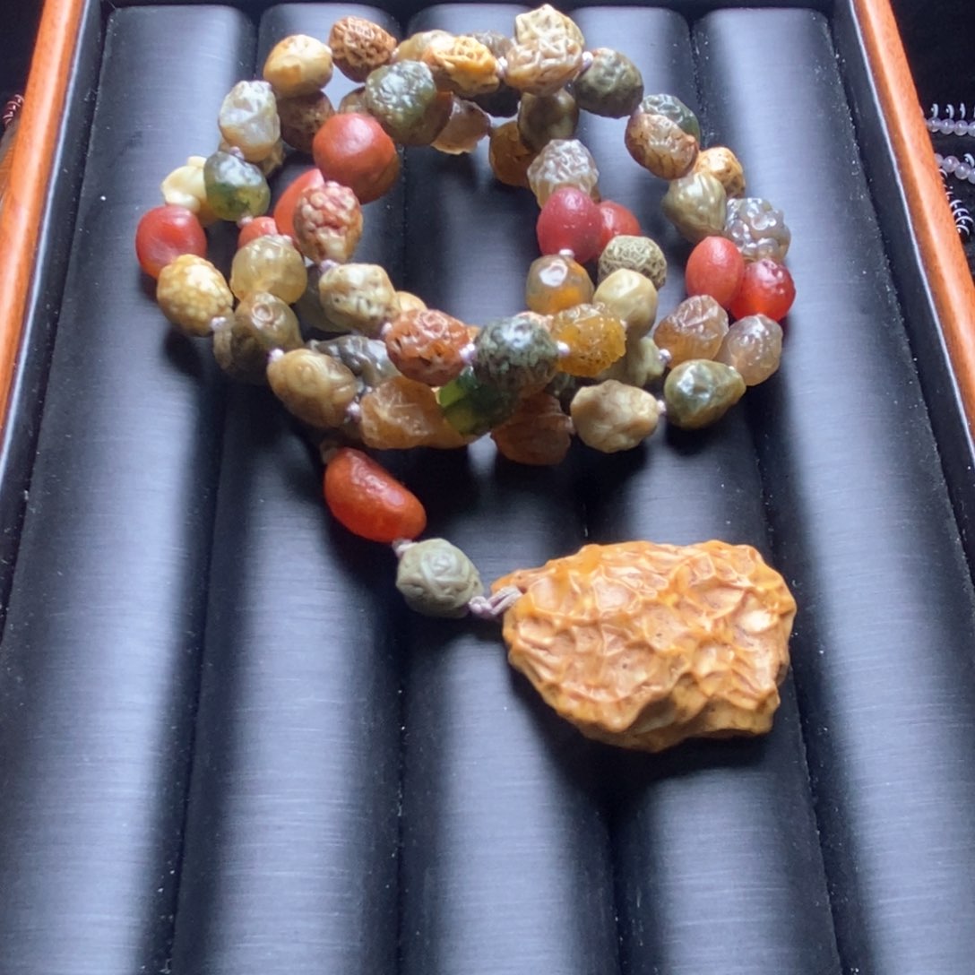 玛瑙/玉髓颈饰未镶嵌