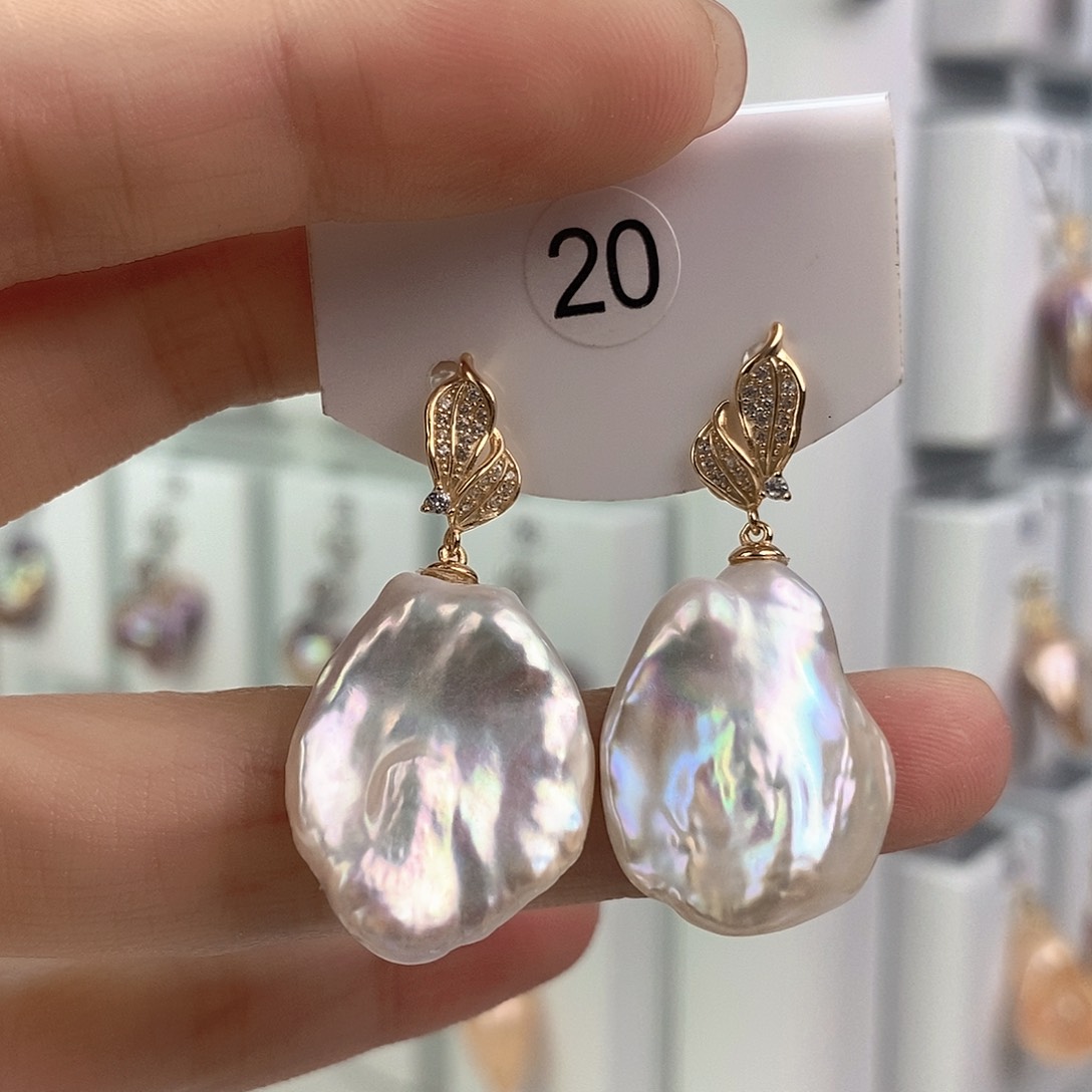 淡水珍珠颈饰合金一**秋