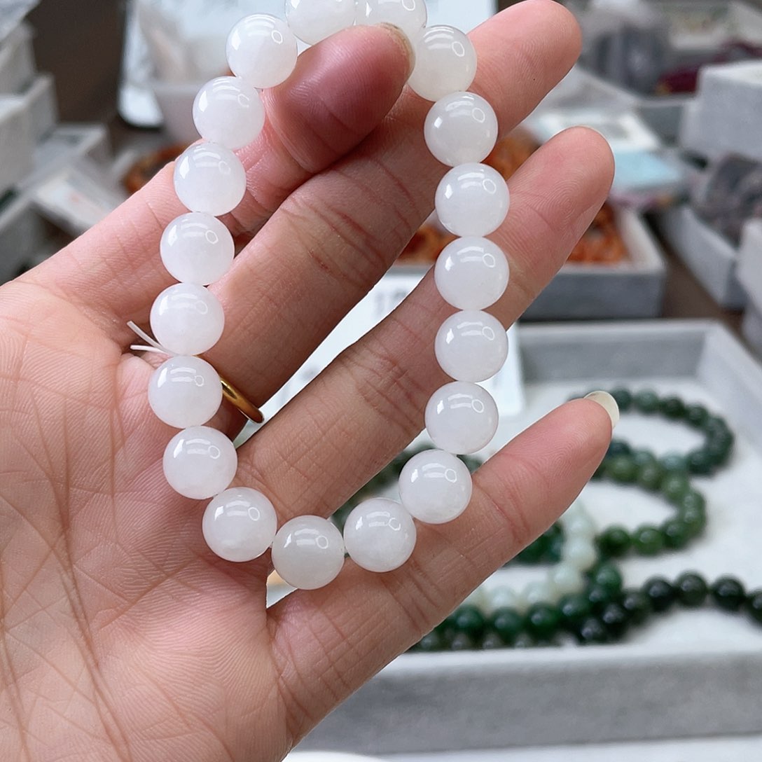 和田玉颈饰未镶嵌米*川白玉手串