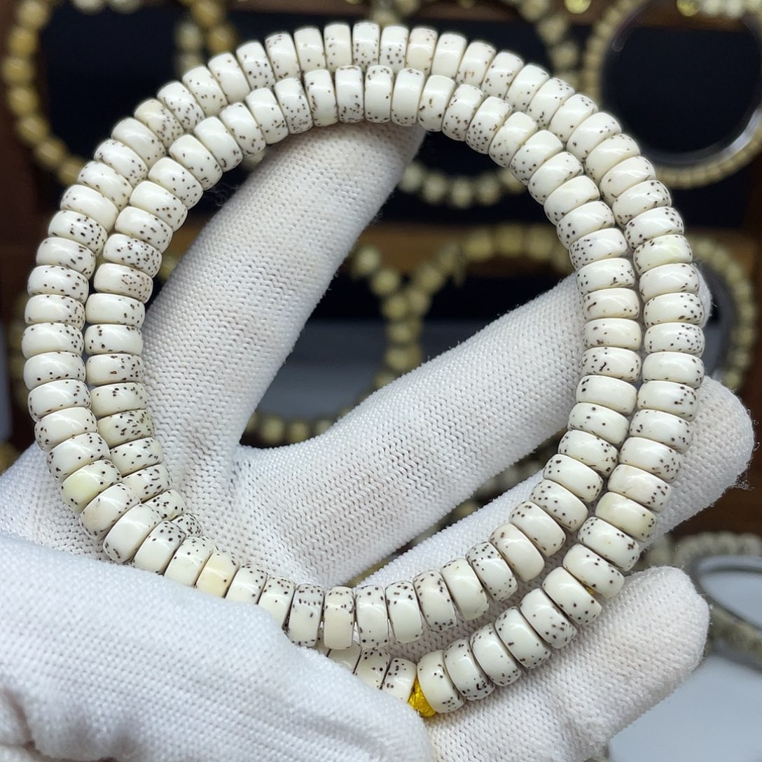 星月菩提手串8-4，原生态河豚大留白