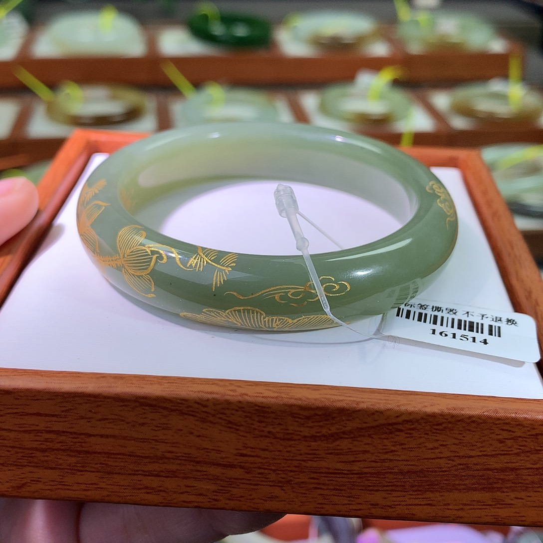 和田玉未镶嵌手镯54+ 微