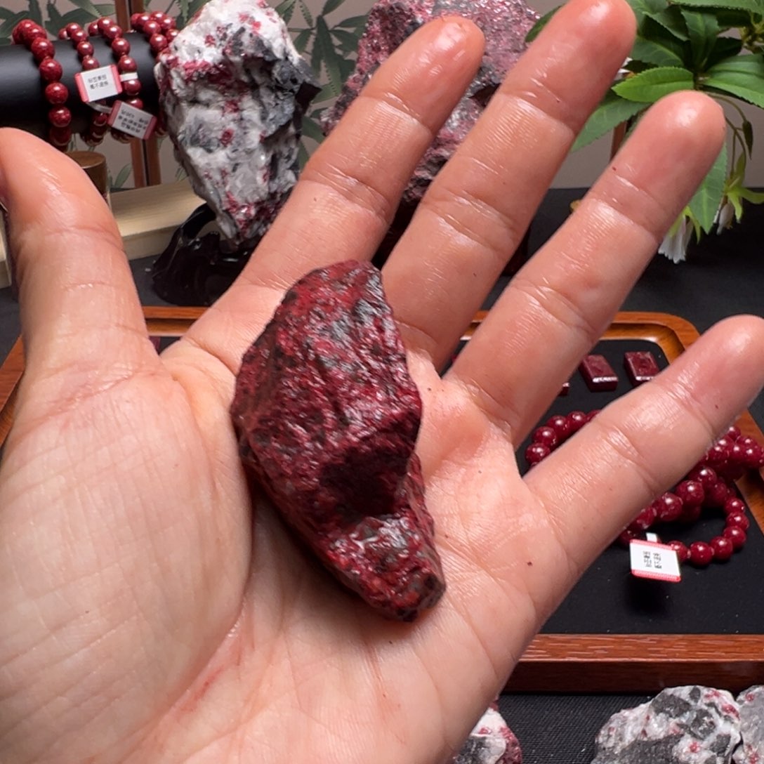 天然辰砂天然朱砂原石毛料