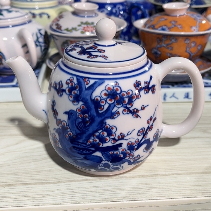 瓷片景德镇陶瓷茶壶。红。