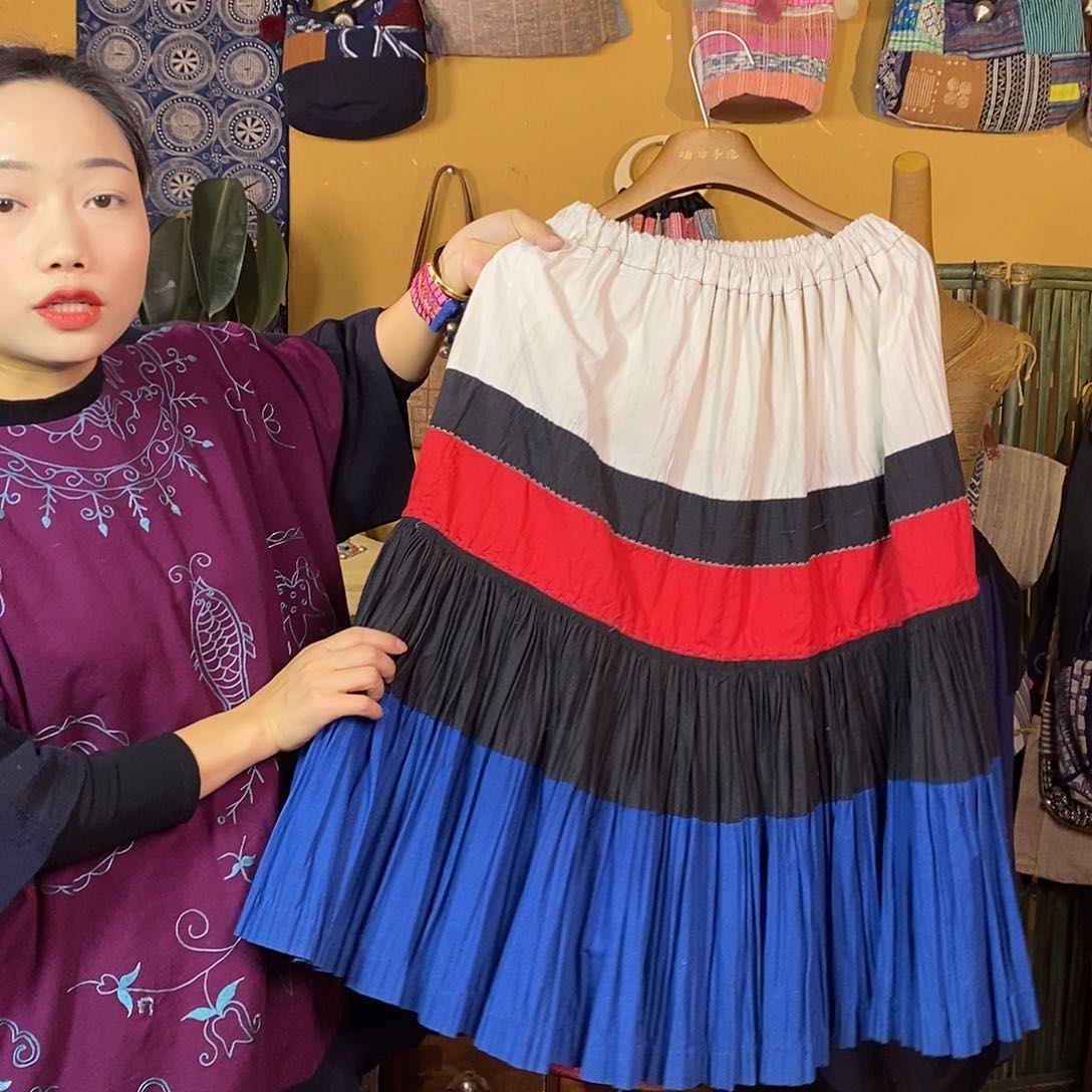 织绣手工制作半身裙