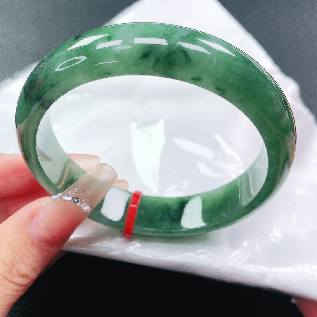 翡翠手镯未镶嵌59圈