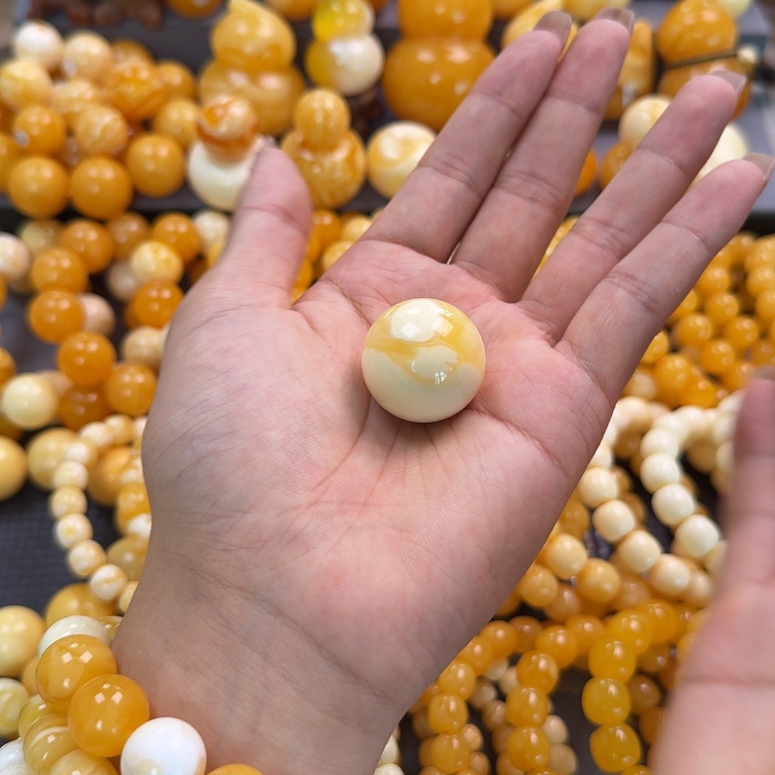 蜜蜡未镶嵌珠宝奇石