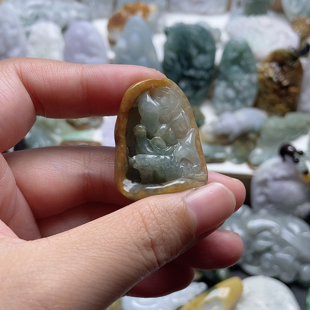 翡翠未镶嵌颈饰翡翠