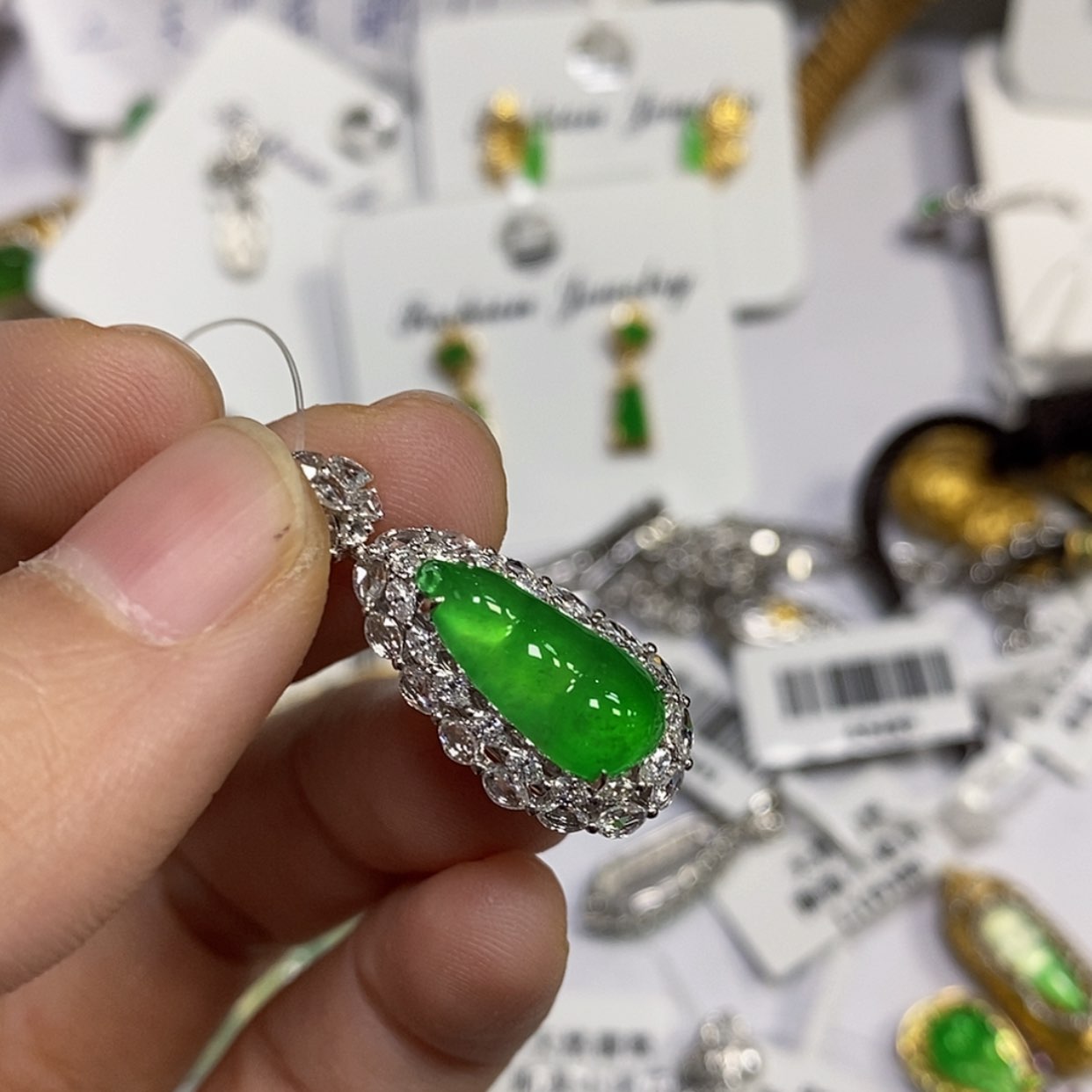 【闪购商品】颈饰22K金镶嵌翡翠洋*吊坠