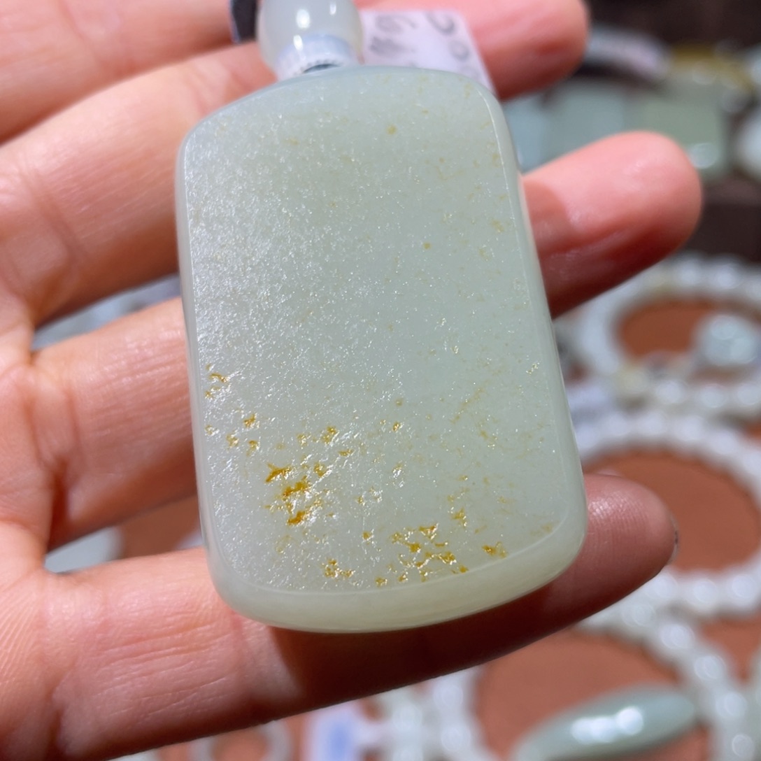 和田玉（糖玉）未镶嵌颈饰