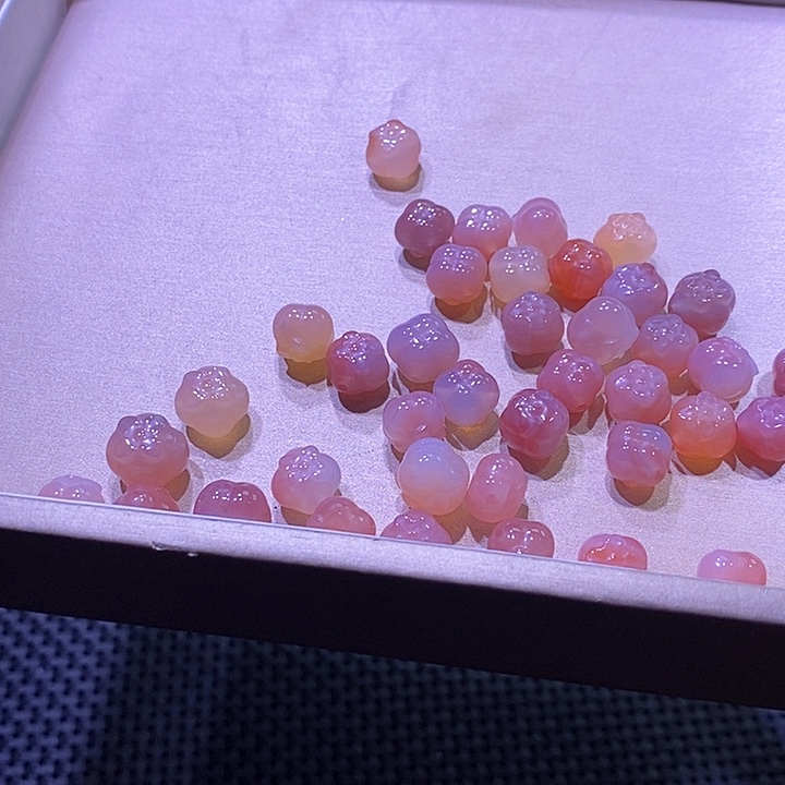 未镶嵌颈饰玛瑙/玉髓柿子一个