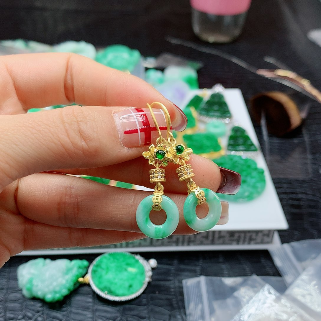 【闪购商品】翡翠耳饰未镶嵌，