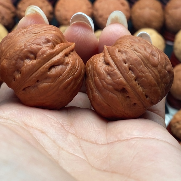 核桃精品文玩核桃手捻水晶青蛙