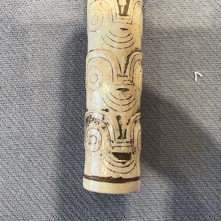 厨***猫透闪石质玉未镶嵌颈饰