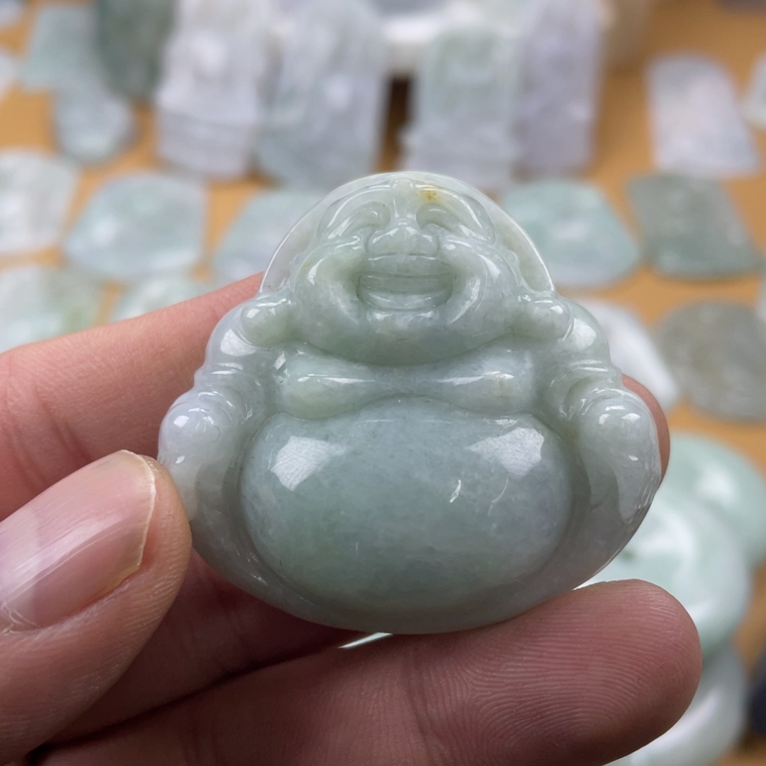 翡翠未镶嵌颈饰佛公