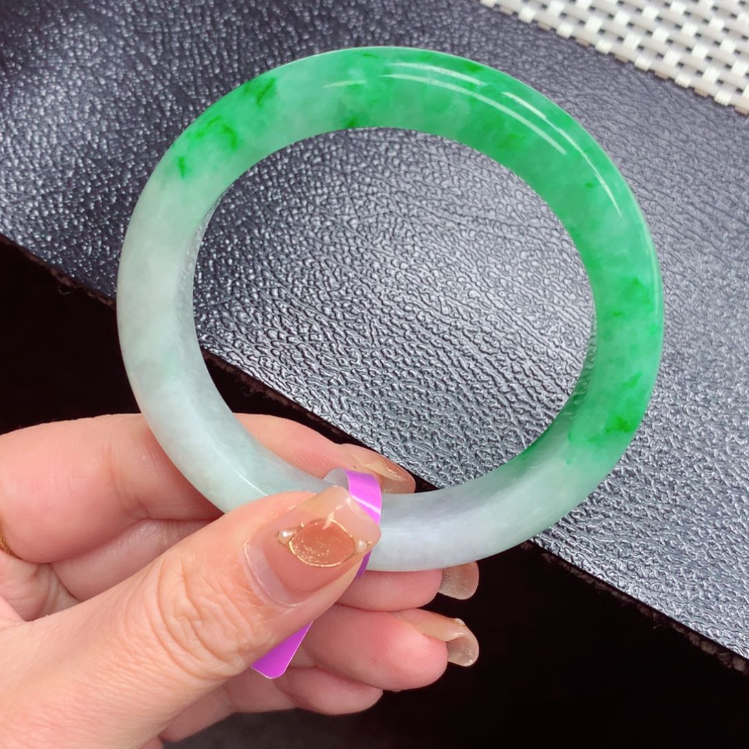 翡翠手镯未镶嵌?***?翡翠