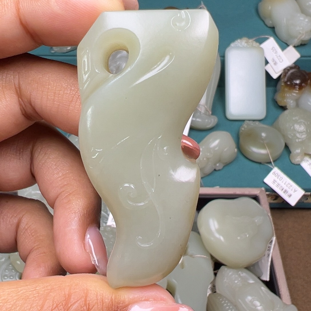 和田玉颈饰未镶嵌