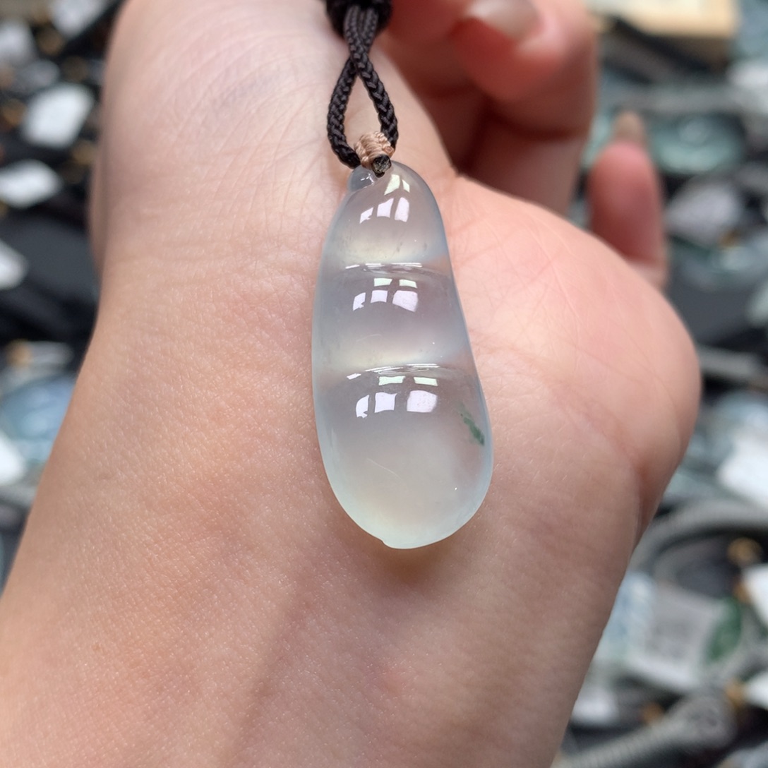 翡翠颈饰未镶嵌豆子