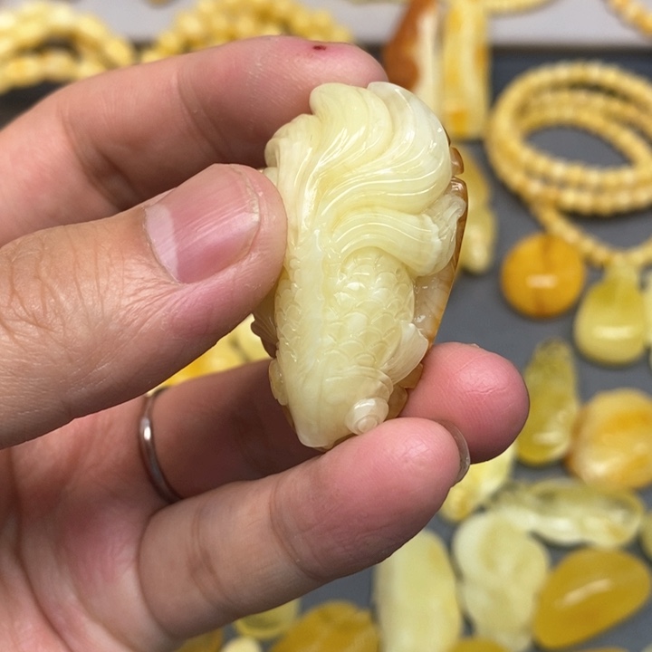 未镶嵌琥珀珠宝奇石银*?