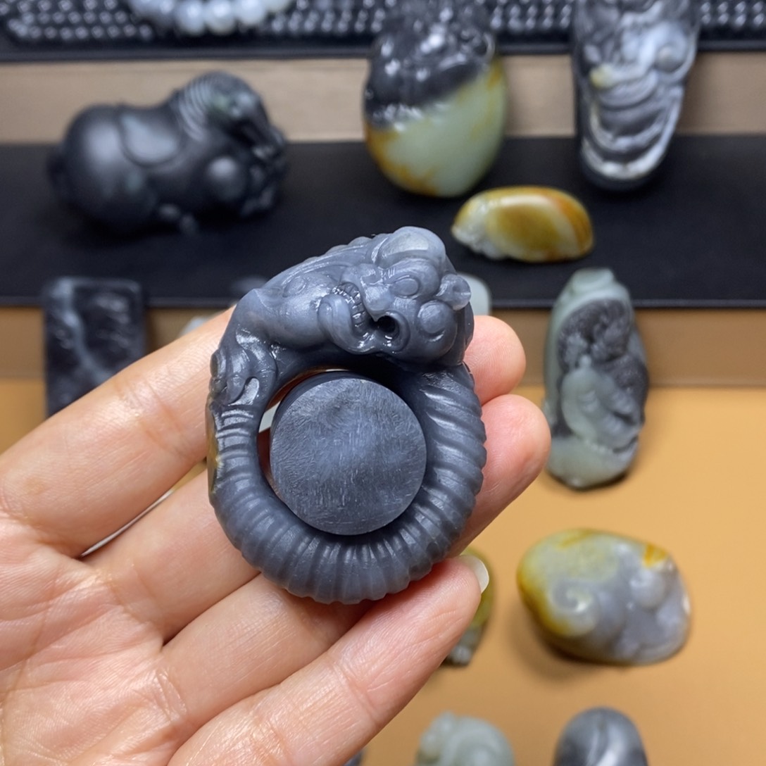 颈饰未镶嵌和田玉