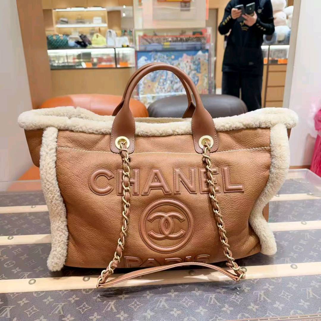 未使用 Chanel/香奈儿 香奈儿/Chanel香奈儿 24K 毛绒款棕色 t