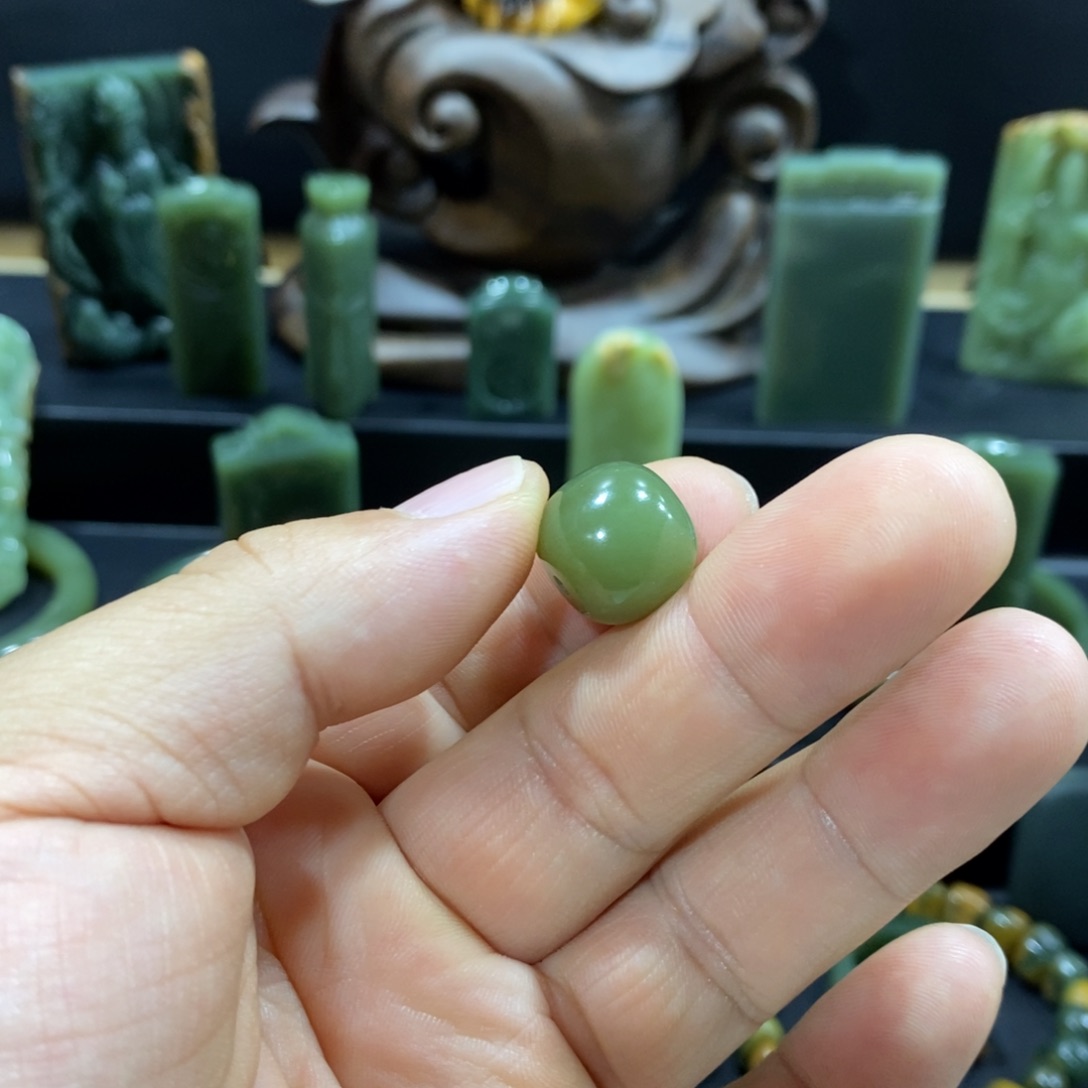 用***0岫岩老玉（透闪石质玉）未镶嵌颈饰