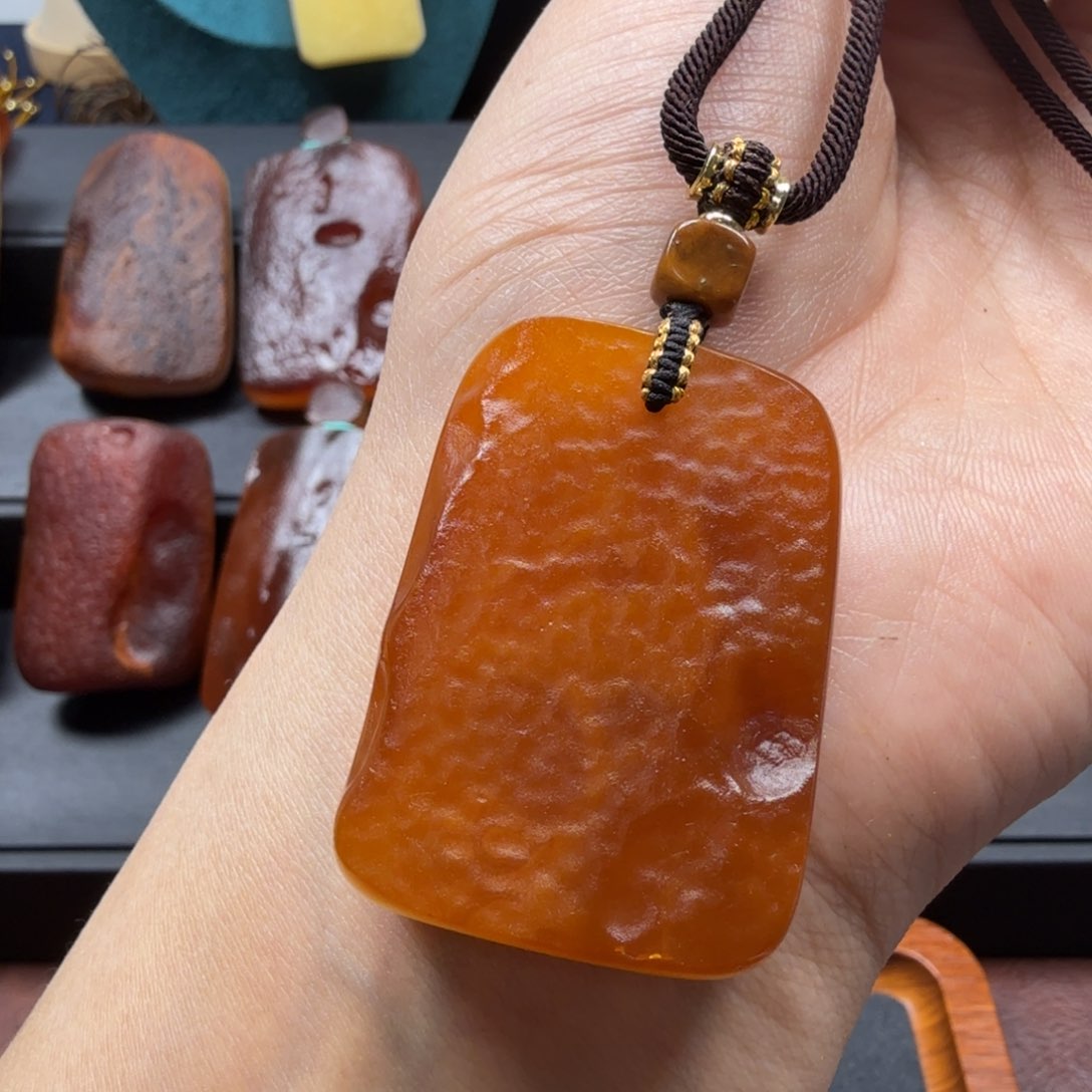 琥珀吊坠(赠链)未镶嵌