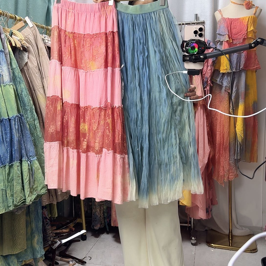 棉植物染冰蓝半身裙和粉色热转印半身裙