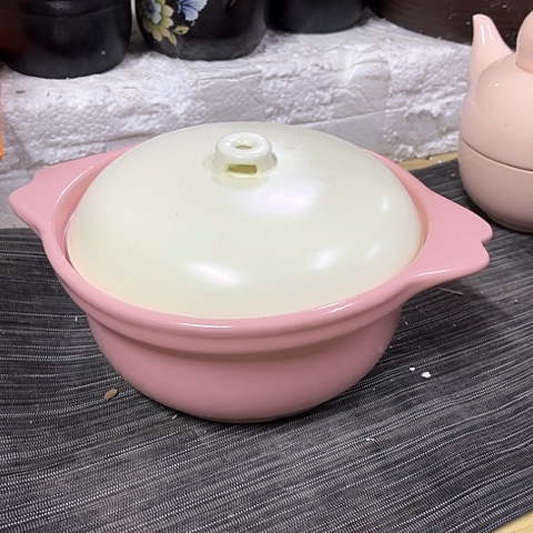 微瑕，明火，口径20厘米，高度9盖子奶油色