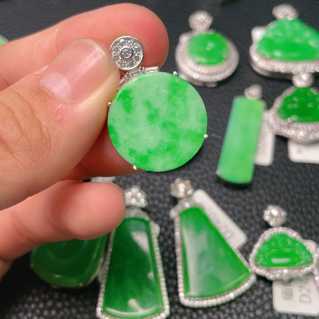 【闪购商品】翡翠吊坠(不含链)银S925镶嵌