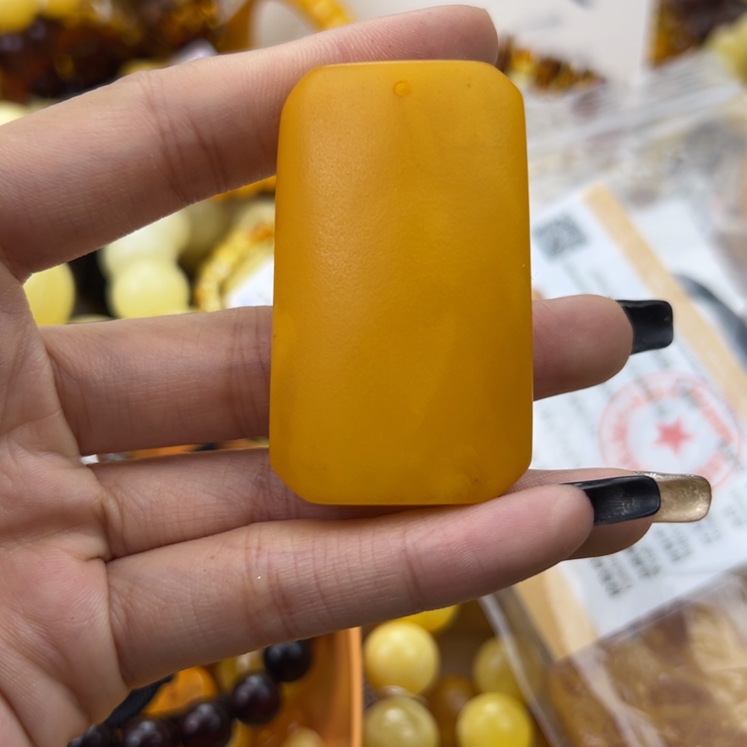 琥珀珠宝奇石未镶嵌