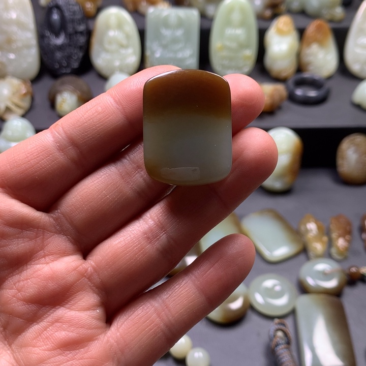 和田玉（糖玉）颈饰未镶嵌