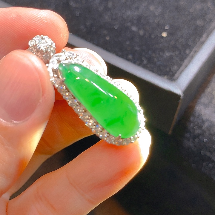 【闪购商品】翡翠颈饰银S925镶嵌翡翠