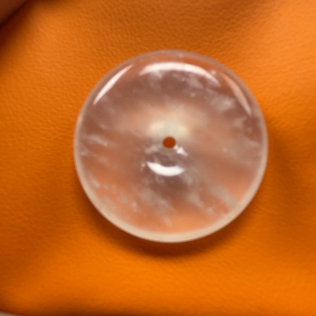 石英质玉未镶嵌颈饰平安扣