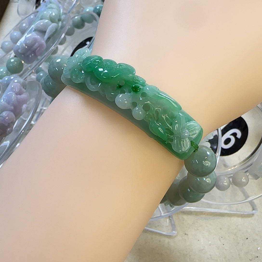 翡翠未镶嵌颈饰52578