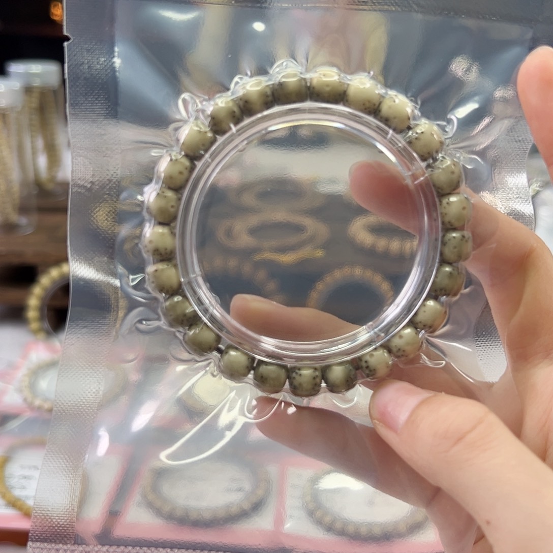 吊坠星月菩提Ll.9x8大通体 老料星点货