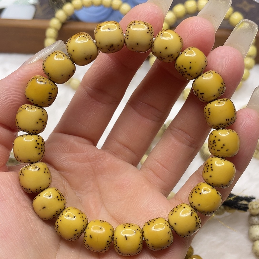 吊坠星月菩提原生态顺白大光头鸡油黄卡11