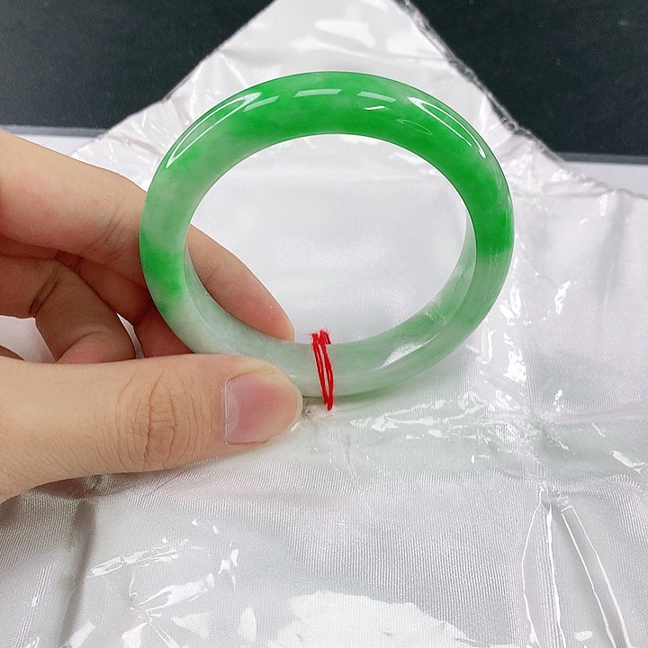 翡翠未镶嵌手镯圈55.5。34016