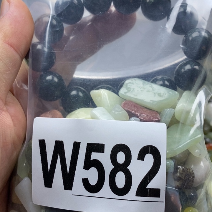 蛇纹石玉未镶嵌珠宝奇石