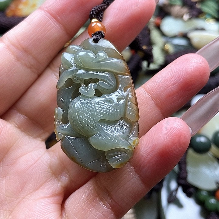 和田玉颈饰未镶嵌