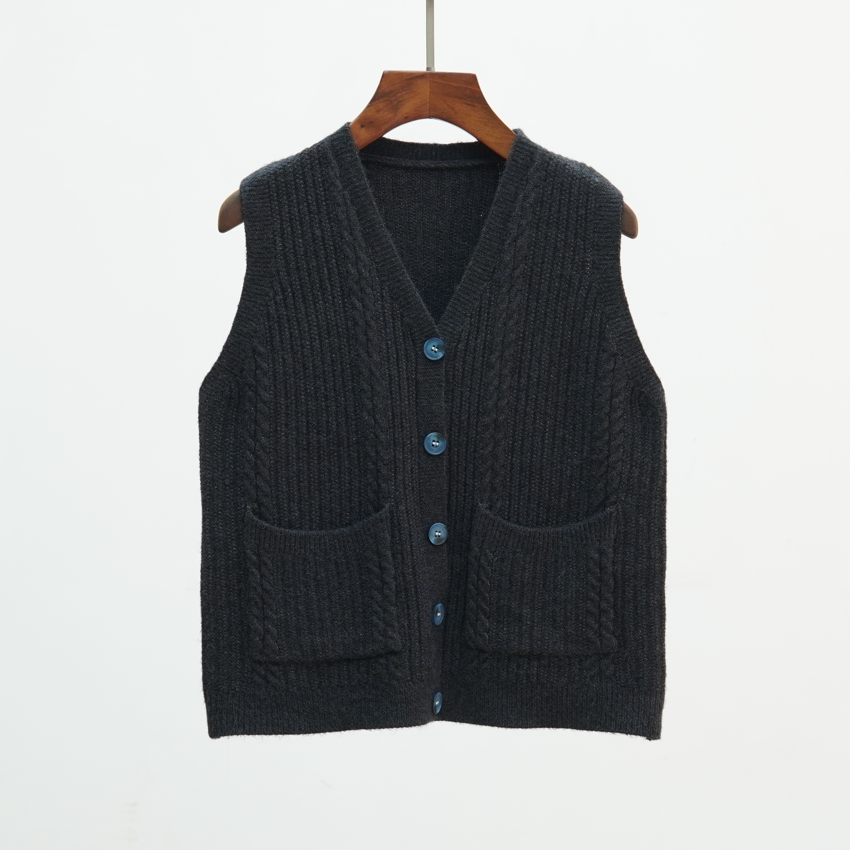 305 2025秋冬新款V领针织马甲女短款显瘦百搭坎肩背心毛衣外套