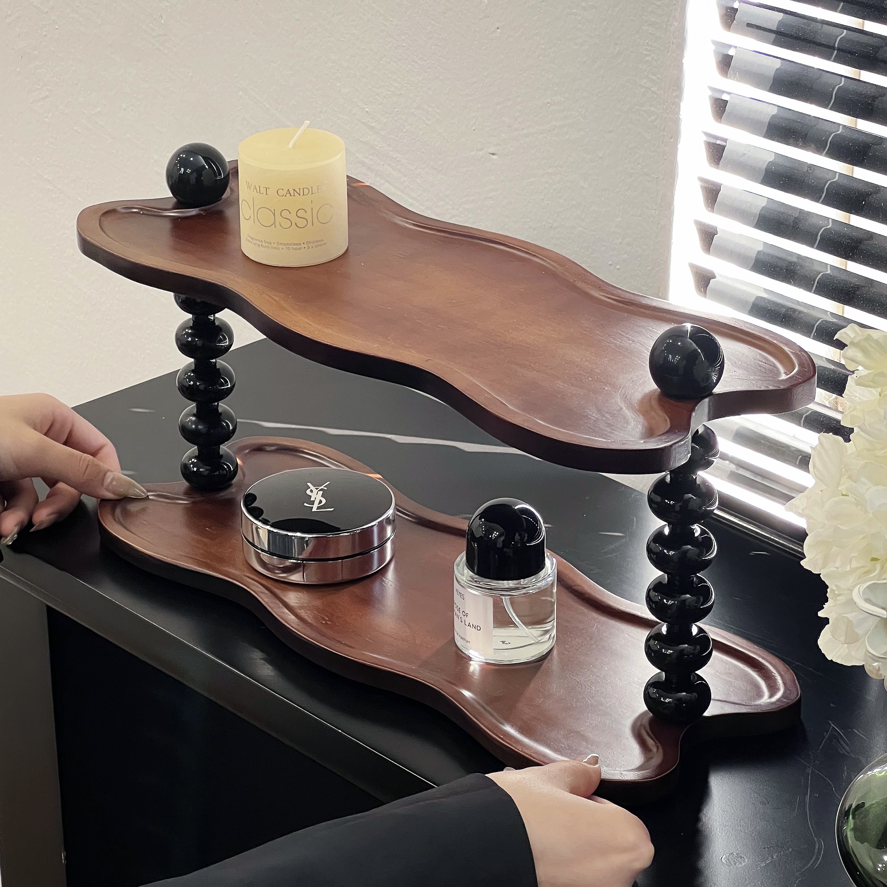 满氛杯架子法式中古风收纳架轻奢高级感桌面台面香水多功能置物架