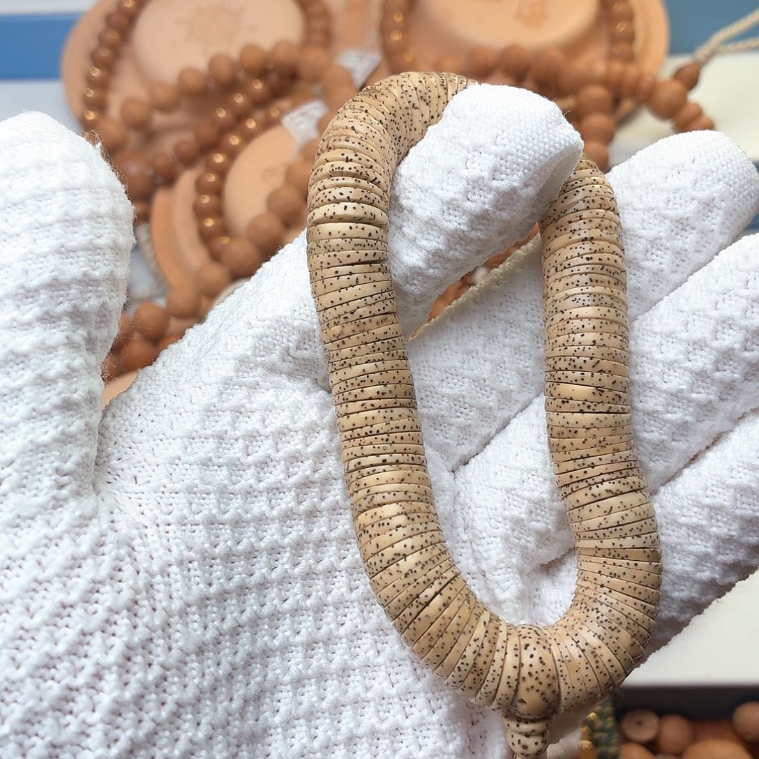 溜***。凤眼菩提手串大肠