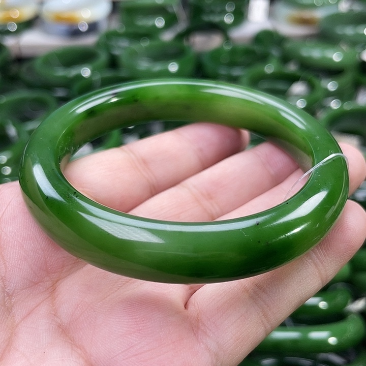 未镶嵌手镯和田玉（碧玉）