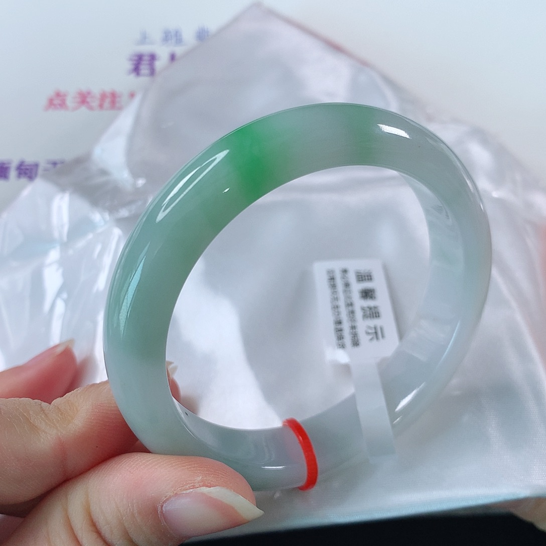 翡翠手镯未镶嵌①③①