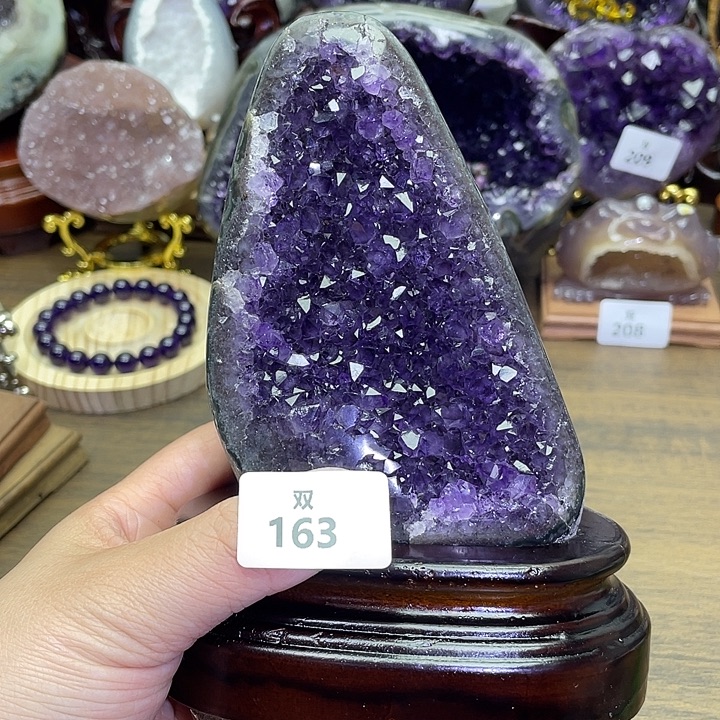 未镶嵌水晶大型摆件（非配饰）